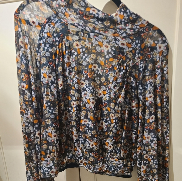 3 / $75 - Free People - Floral Long Sleeve Cropped Blouse - Picture 3 of 6